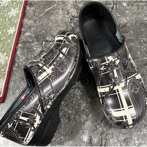 SANITA Danish Clogs Womens Professional Slip On Patent Leather Black White 41/10